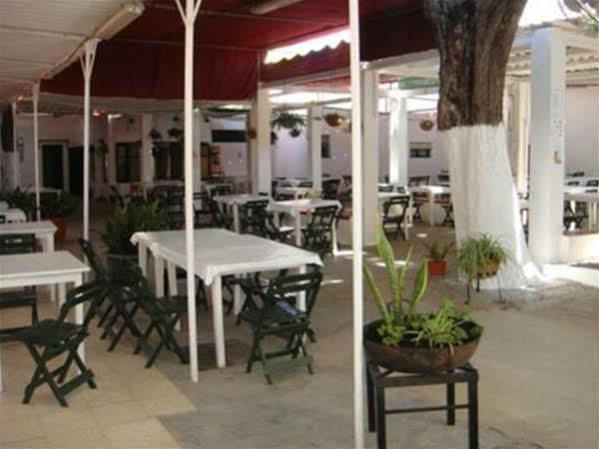 Hostal Villa Mercedes Chipiona Bagian luar foto