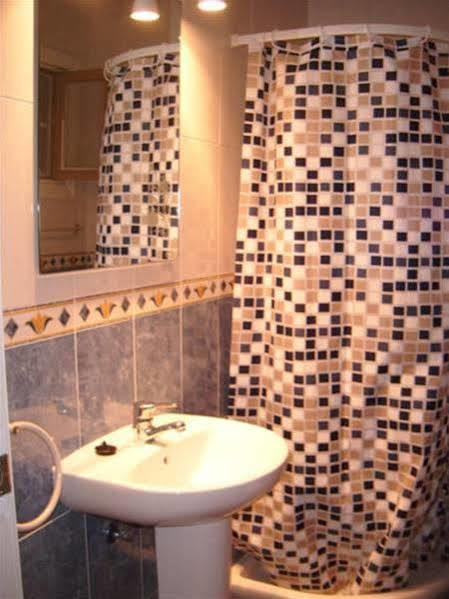 Hostal Villa Mercedes Chipiona Bagian luar foto