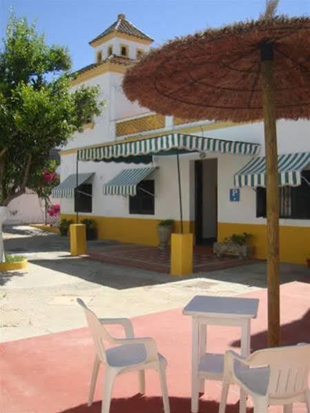 Hostal Villa Mercedes Chipiona Bagian luar foto