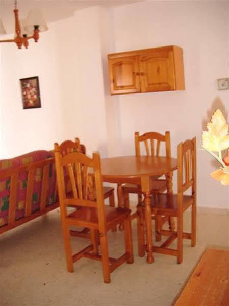 Hostal Villa Mercedes Chipiona Bagian luar foto